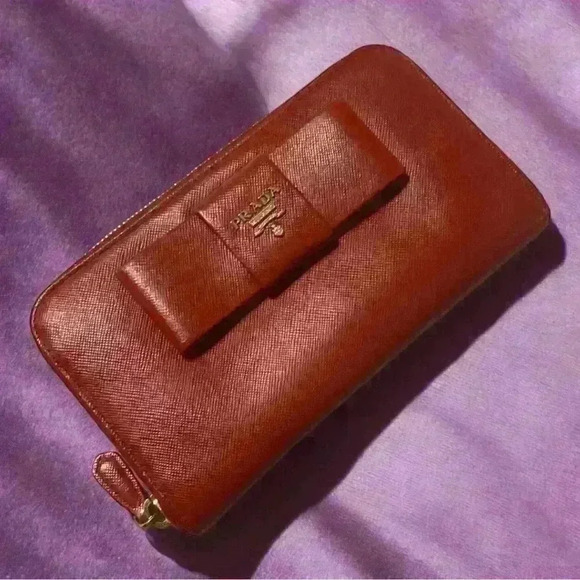 Prada Peonia Fiocco Saffiano Long Red Wallet w/COA - Picture 1 of 6